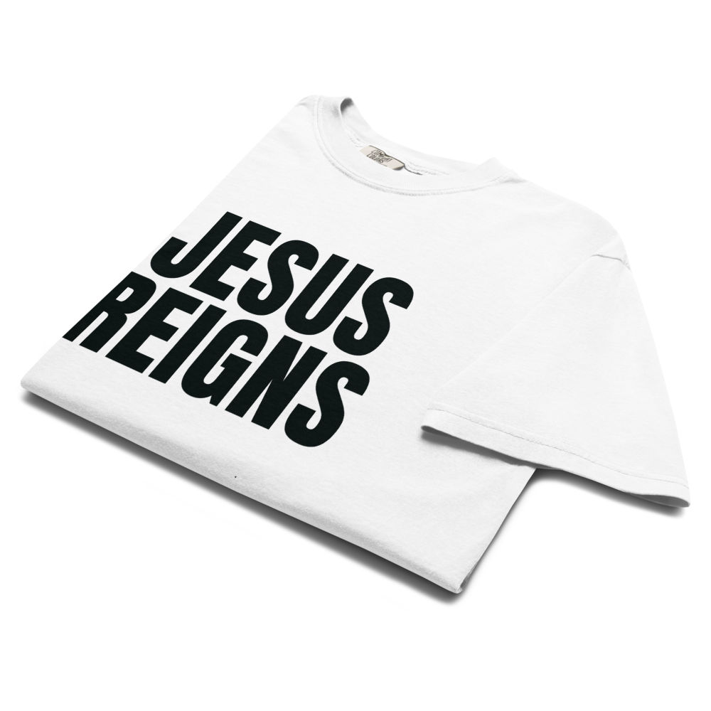 JESUS REIGNS TEE