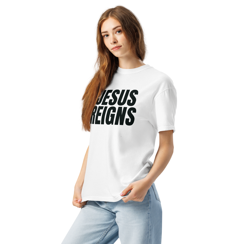 JESUS REIGNS TEE